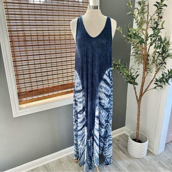 Free People Maxi Dress Blue White Tie Dye Long Maxi Dress Boho Beachy Size Small - Picture 1 of 7